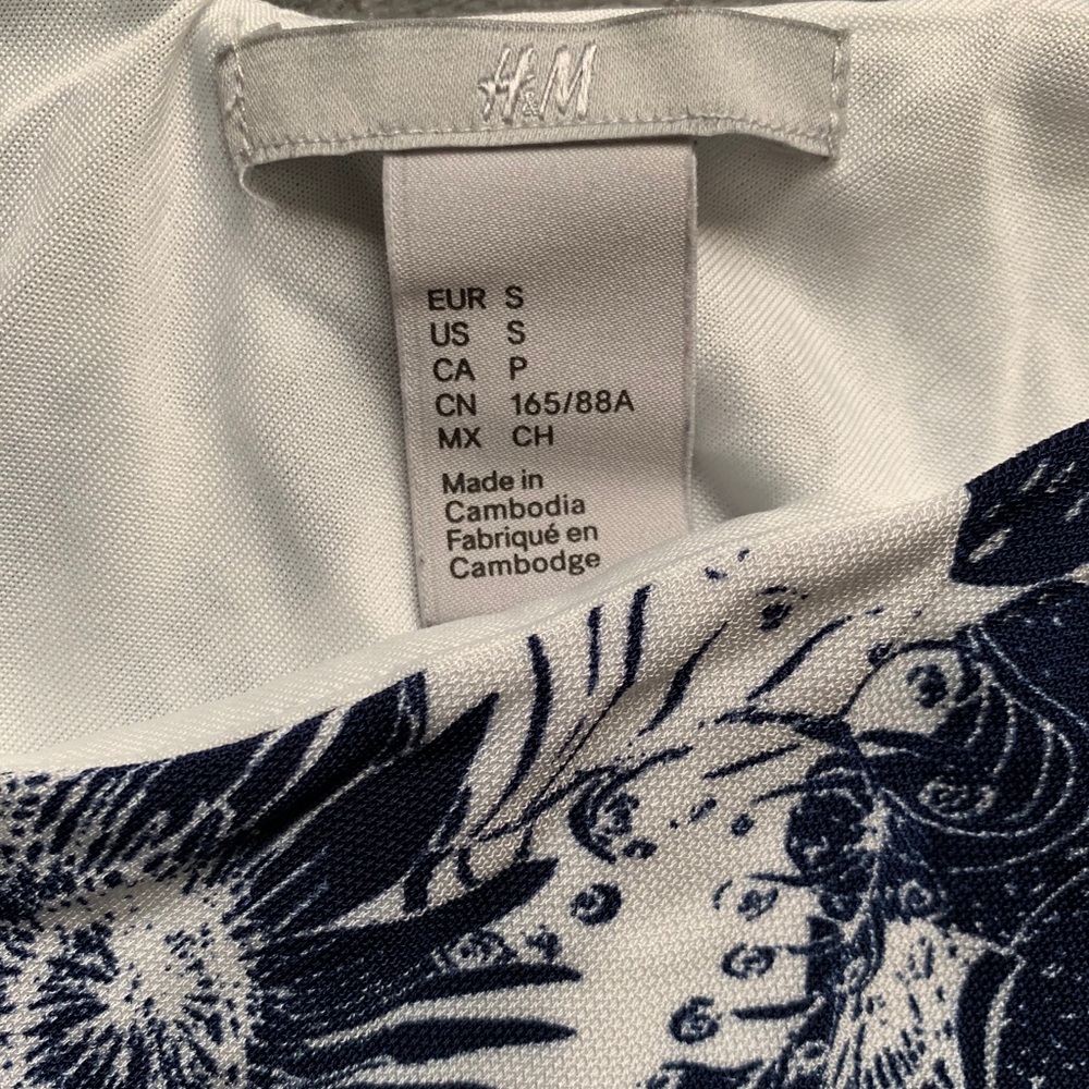 H&M Top - Picture 2 of 2